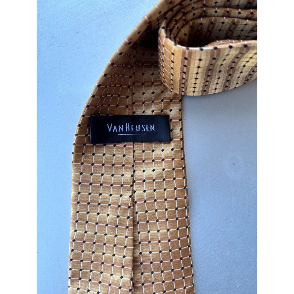 Van Heusen Mens Gold Tan Geometric Grid Silk Necktie Stain Resistant Classic Tie